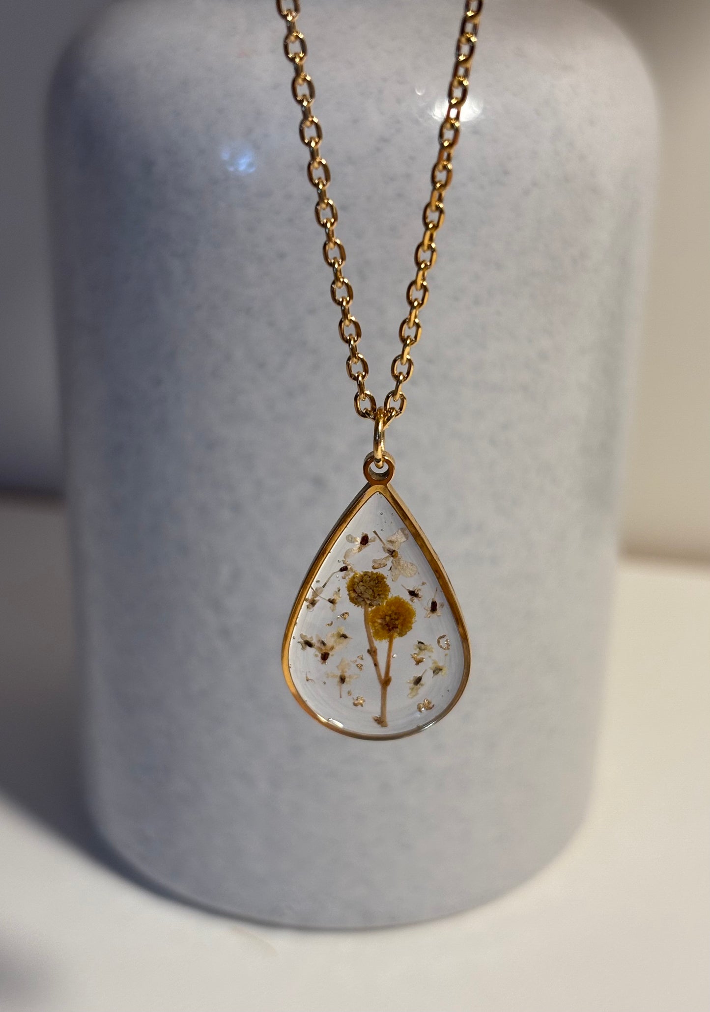 Collier Mimosa goutte en fleurs séchées