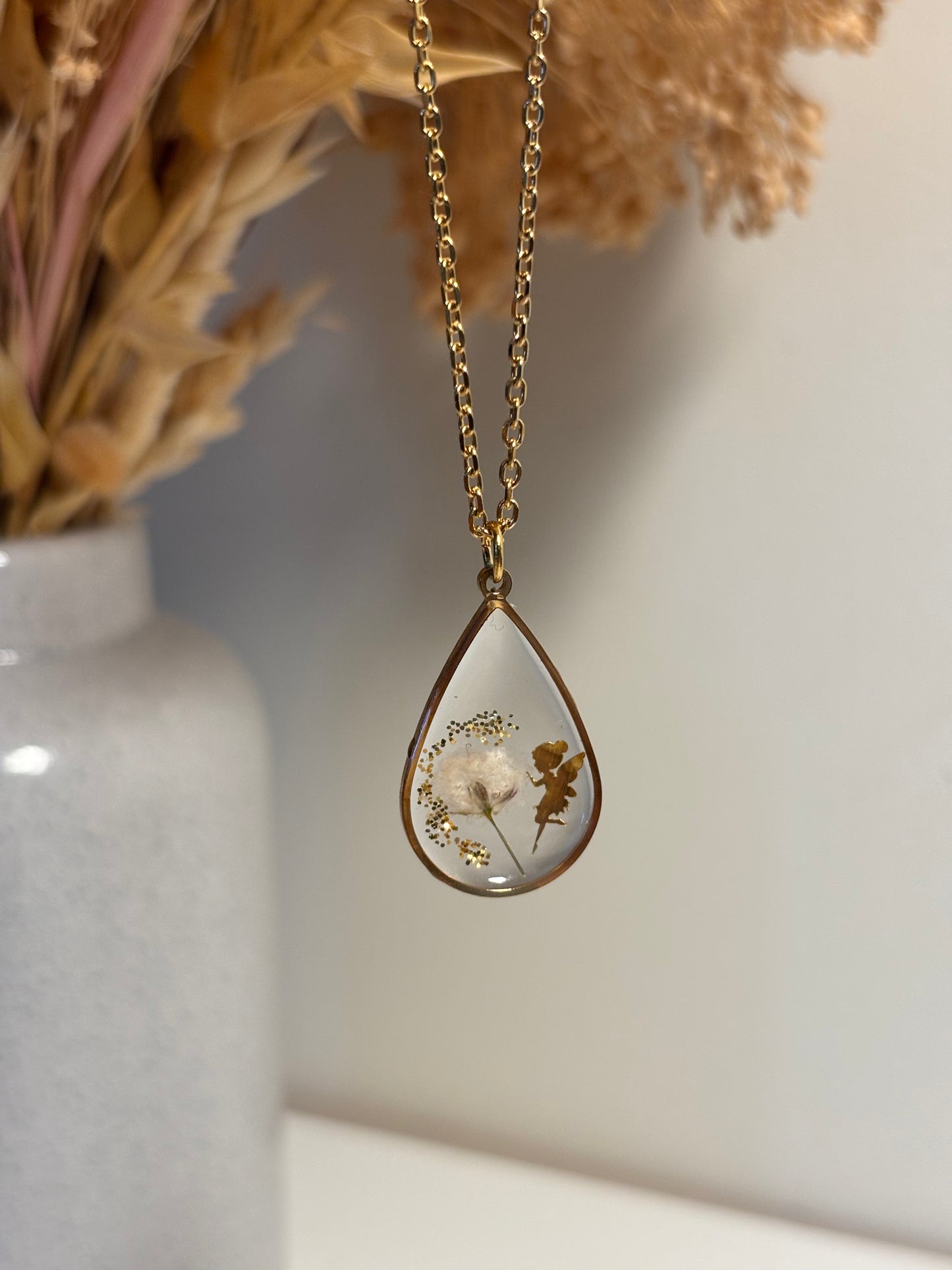 Collier goutte petite fée et gypsophile