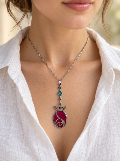 Collier pétale de rose en résine