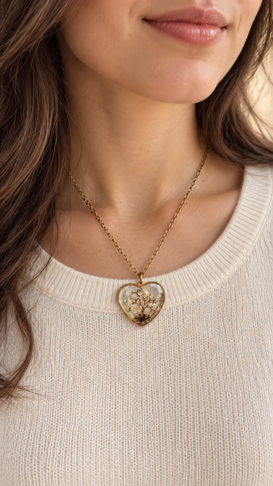 Collier Arbre de vie coeur terre fleurs carottes sauvages