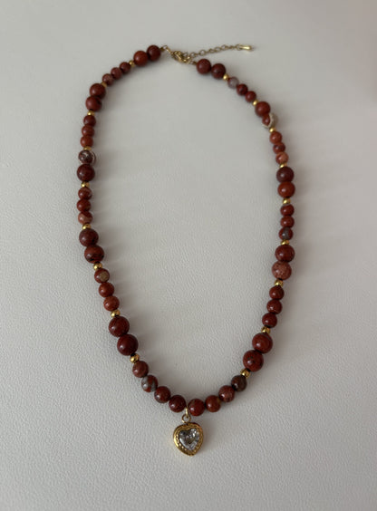 Collier en jaspe rouge d’Australie et cœur