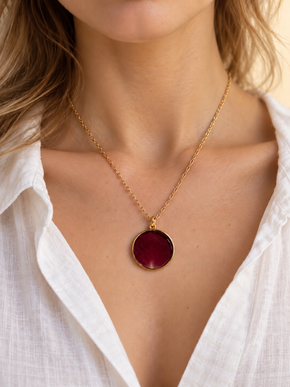 Collier pétale de rose en résine
