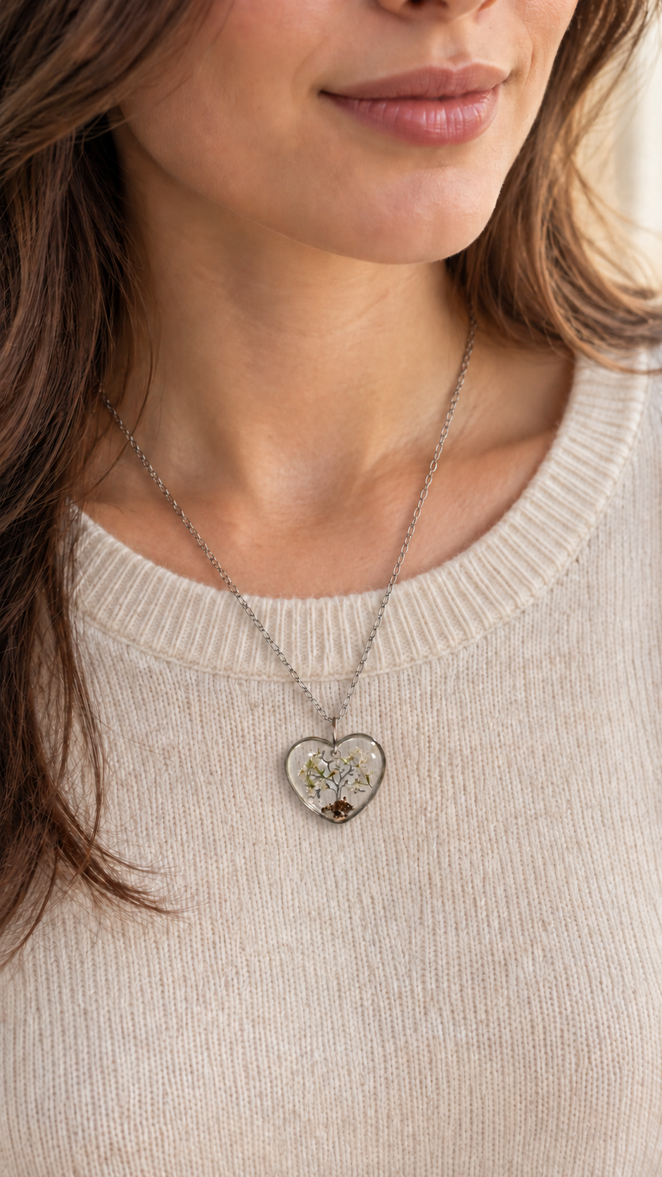 Collier Arbre de vie coeur terre fleurs carottes sauvages