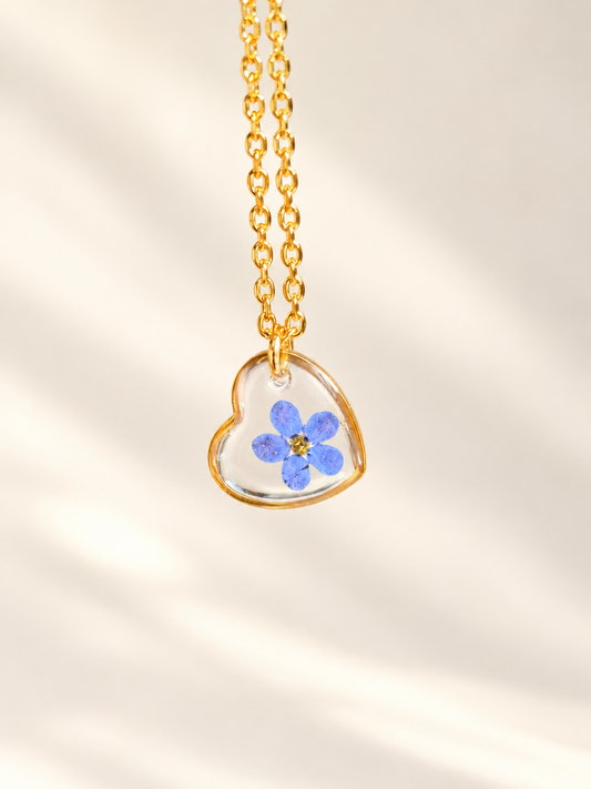 Collier coeur myosotis fleur séchée