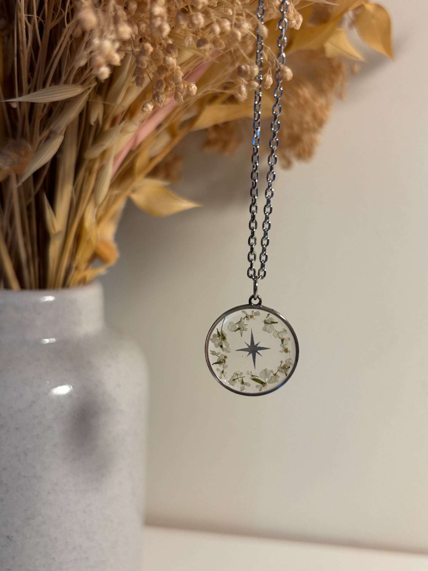 Collier carottes sauvage inclusion  fleurs séchées étoile