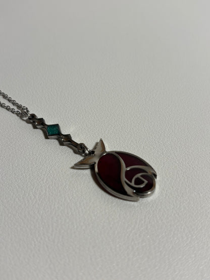 Collier pétale de rose en résine