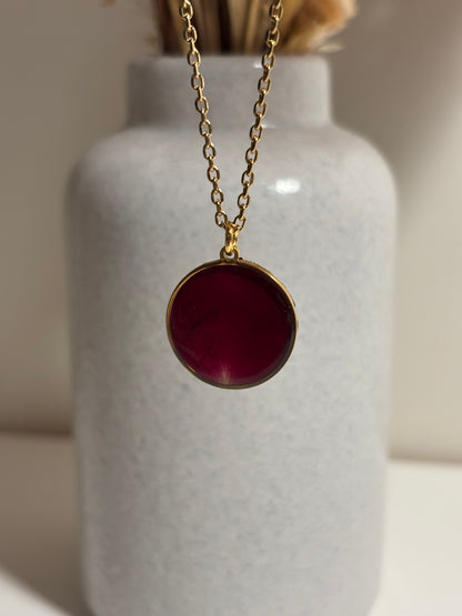 Collier pétale de rose en résine