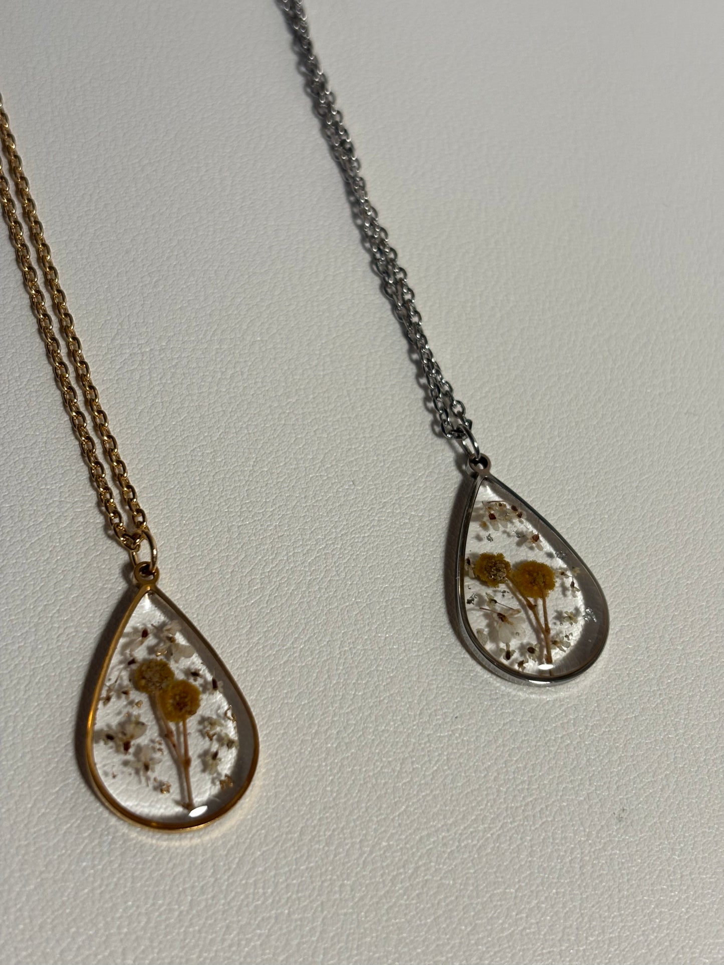 Collier Mimosa goutte en fleurs séchées