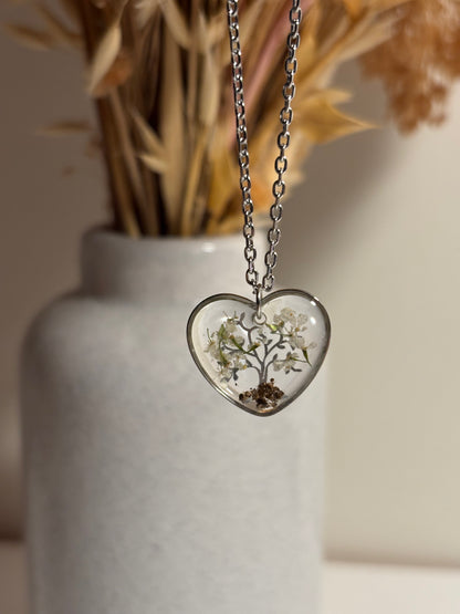 Collier Arbre de vie coeur terre fleurs carottes sauvages
